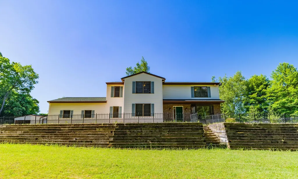 8805 Stadium Drive Oshtemo Charter Township MI 49009