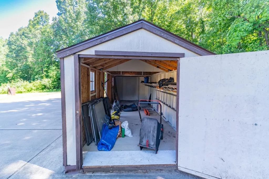 8805 Stadium Drive Oshtemo Charter Township MI 49009