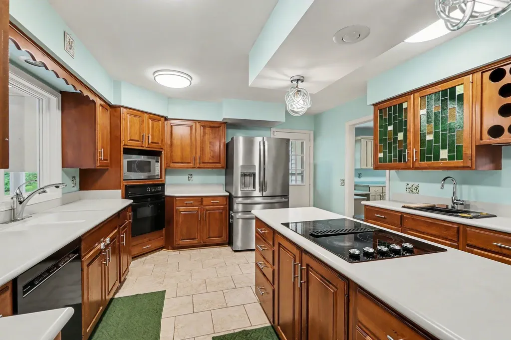 4319 Bronson Boulevard Kalamazoo City MI 49008