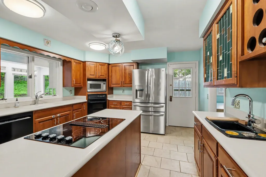 4319 Bronson Boulevard Kalamazoo City MI 49008