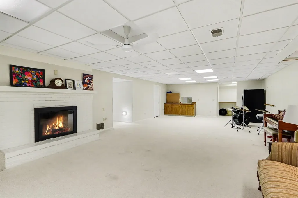 4319 Bronson Boulevard Kalamazoo City MI 49008