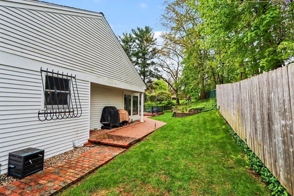4319 Bronson Boulevard Kalamazoo City MI 49008