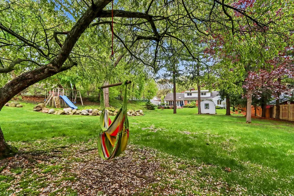 4319 Bronson Boulevard Kalamazoo City MI 49008