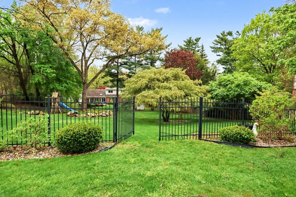 4319 Bronson Boulevard Kalamazoo City MI 49008