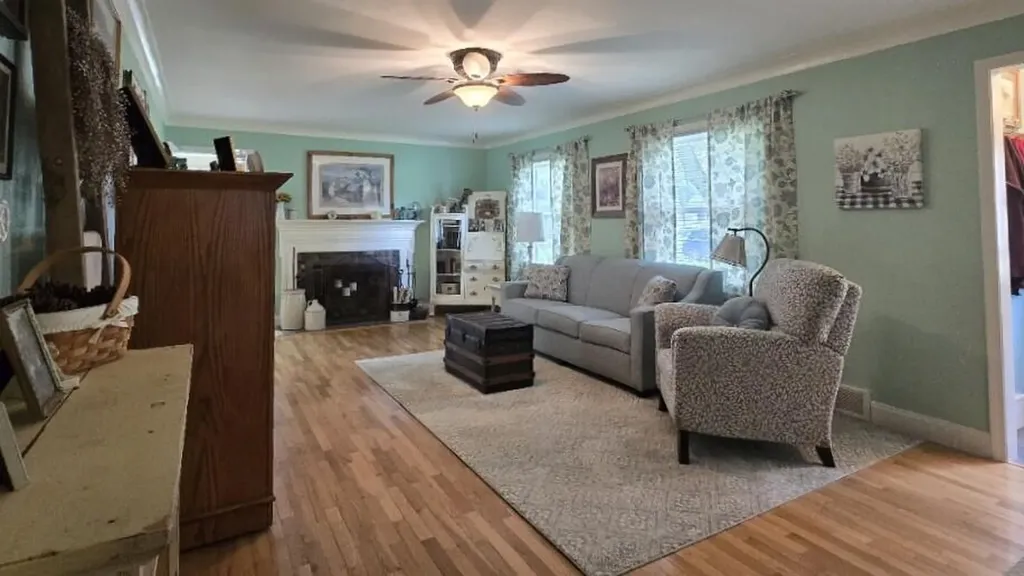 1002 Coolidge Avenue Kalamazoo Charter Township MI 49006