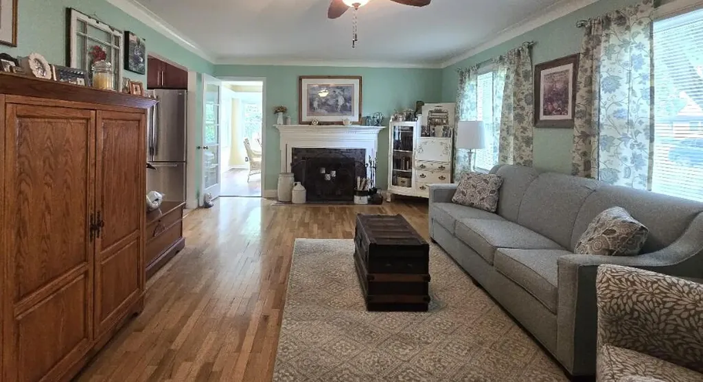 1002 Coolidge Avenue Kalamazoo Charter Township MI 49006