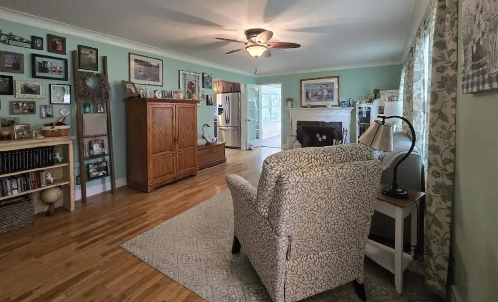 1002 Coolidge Avenue Kalamazoo Charter Township MI 49006