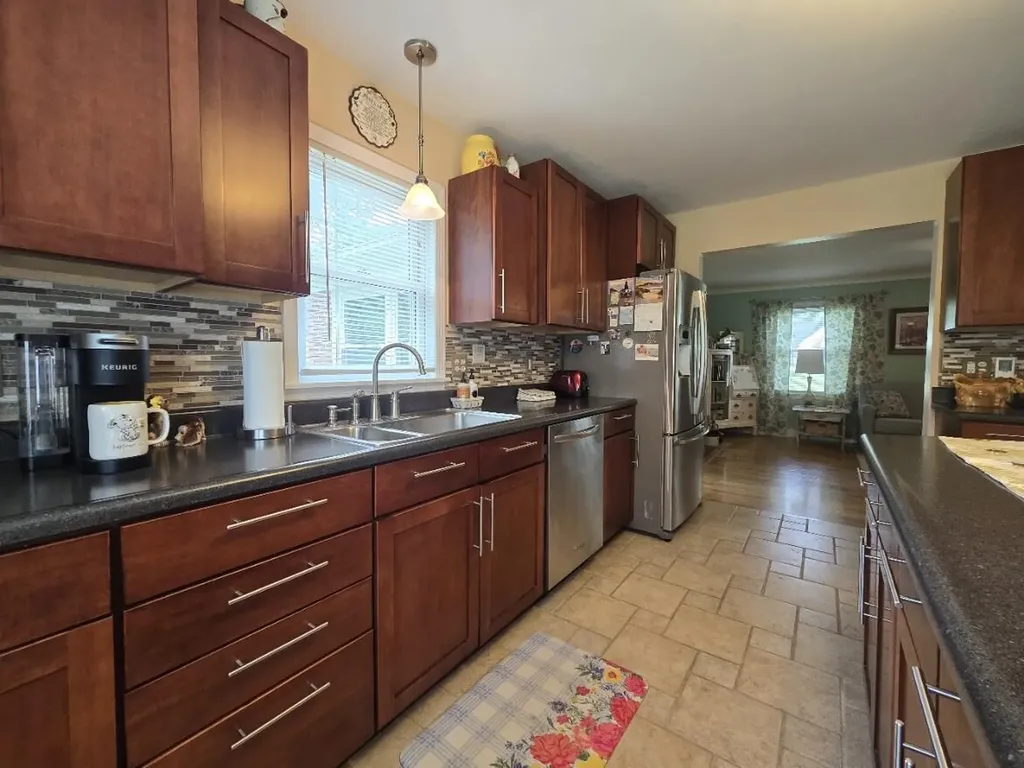 1002 Coolidge Avenue Kalamazoo Charter Township MI 49006