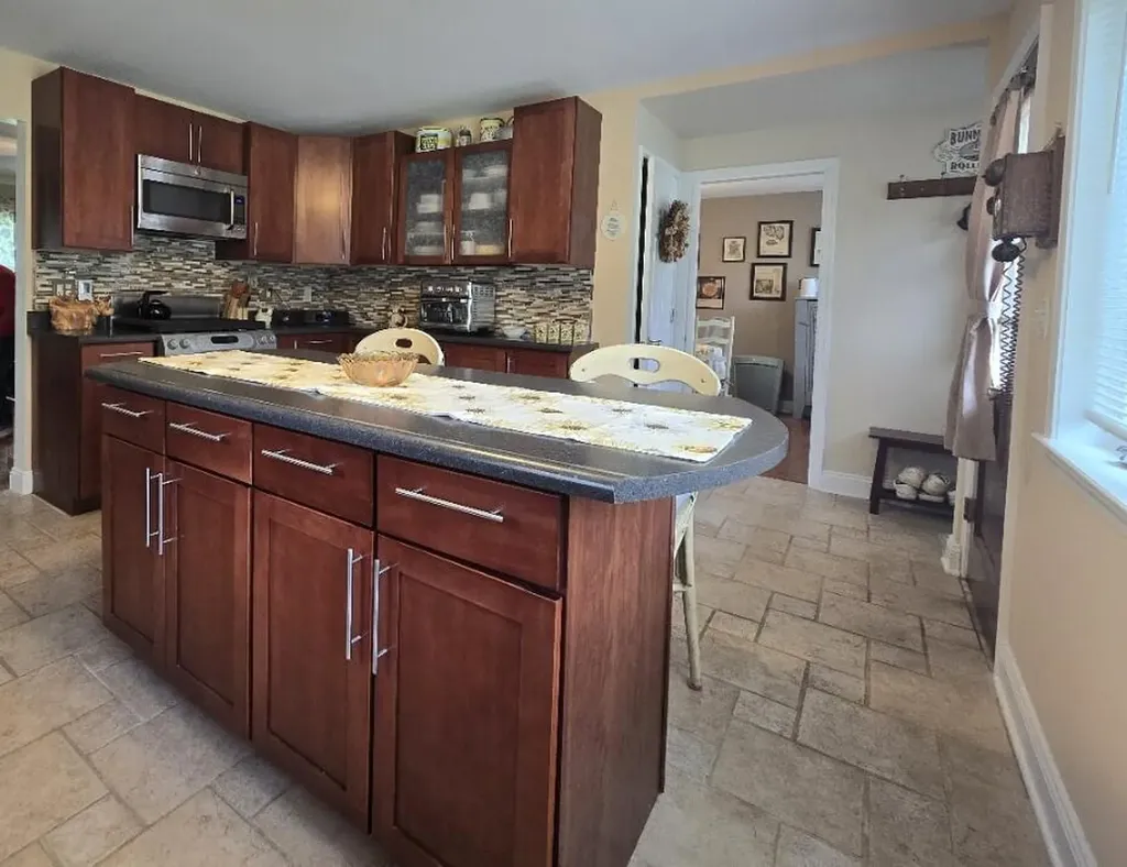 1002 Coolidge Avenue Kalamazoo Charter Township MI 49006