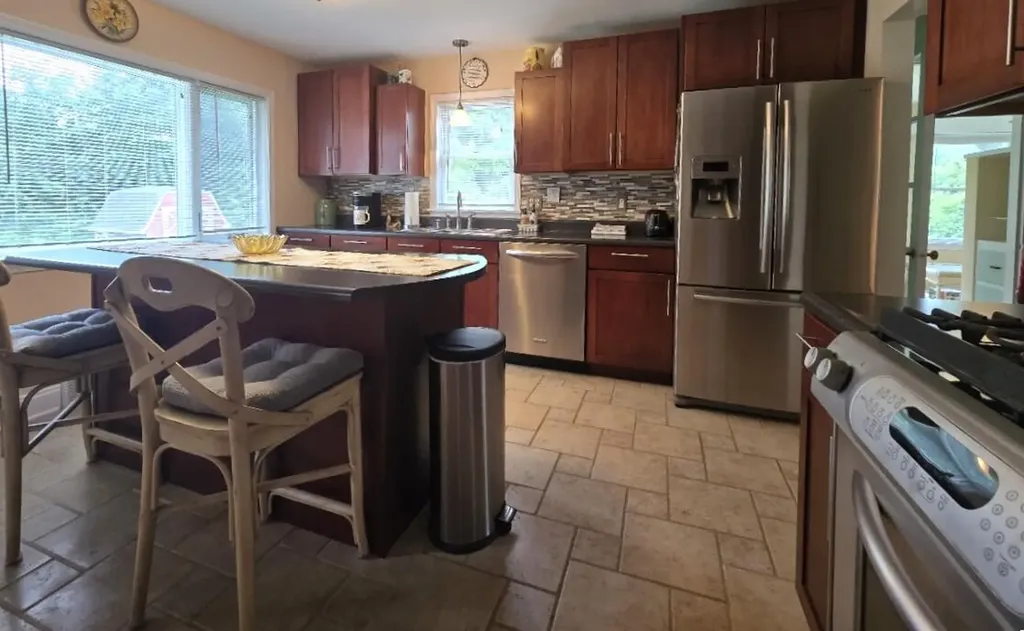 1002 Coolidge Avenue Kalamazoo Charter Township MI 49006