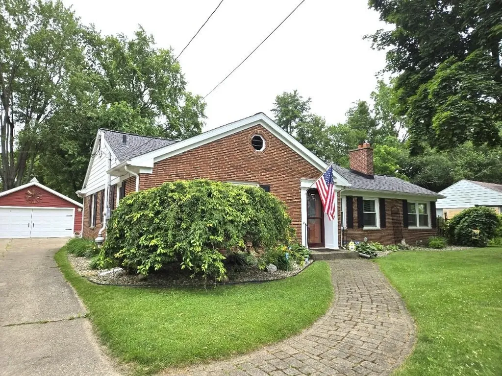 1002 Coolidge Avenue Kalamazoo Charter Township MI 49006