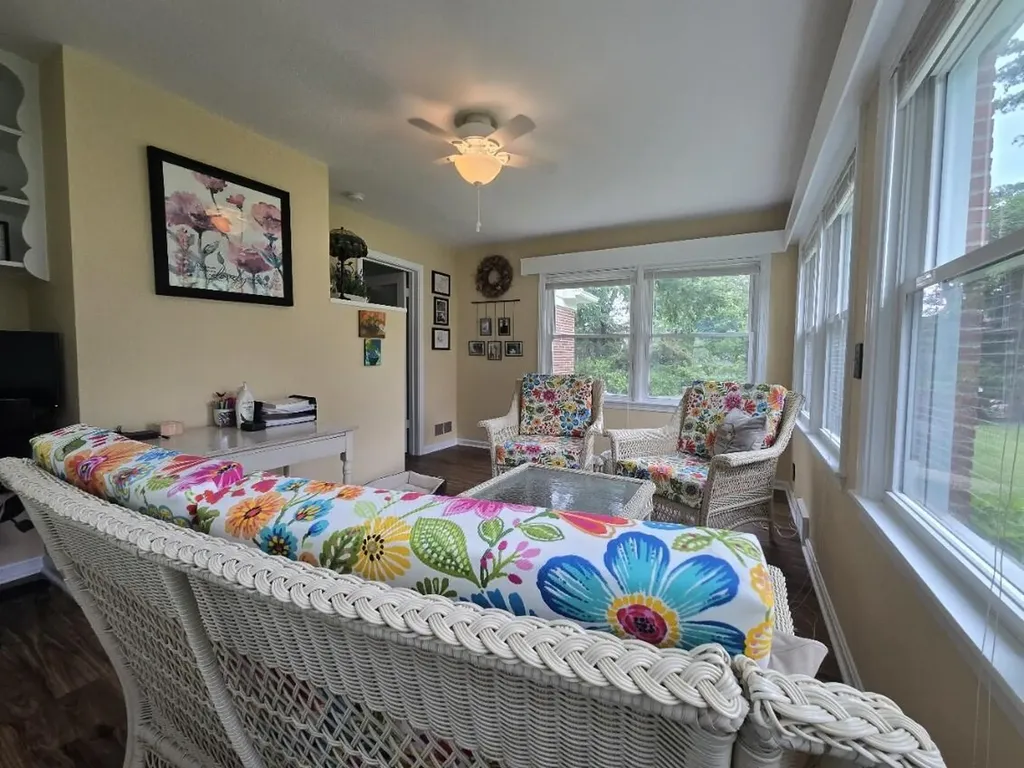 1002 Coolidge Avenue Kalamazoo Charter Township MI 49006