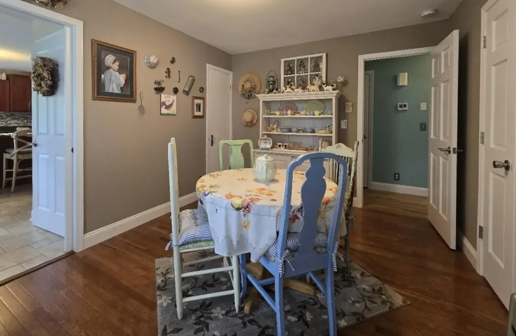 1002 Coolidge Avenue Kalamazoo Charter Township MI 49006