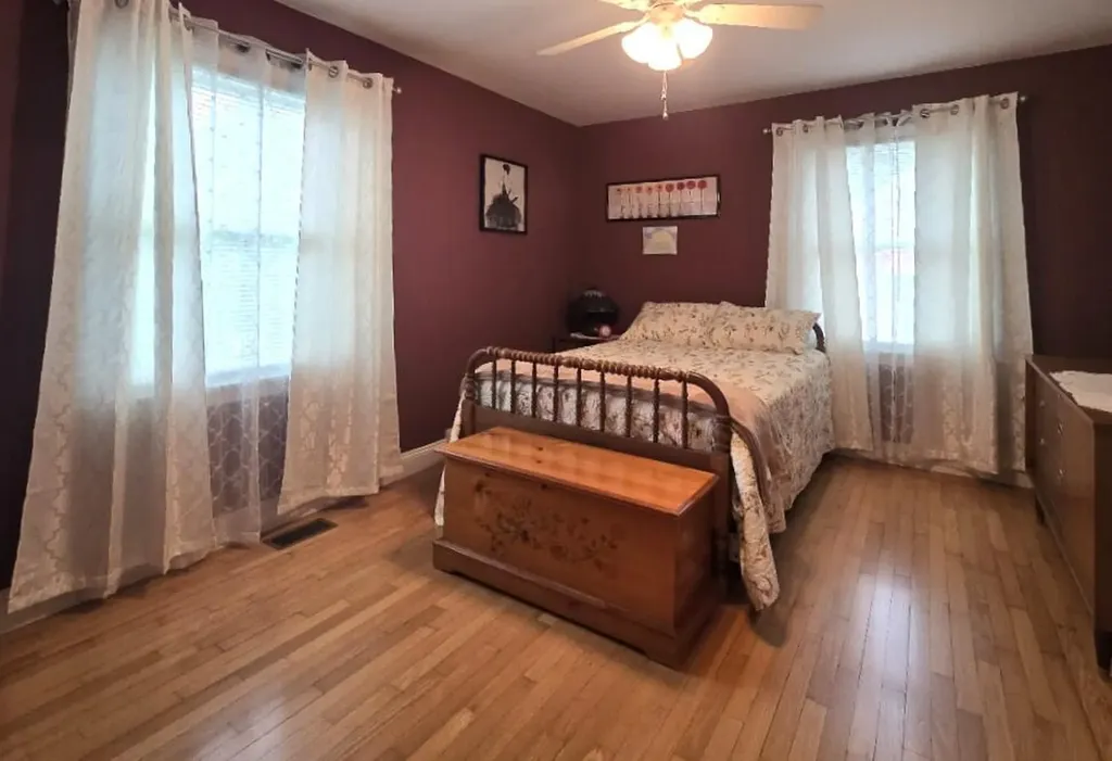 1002 Coolidge Avenue Kalamazoo Charter Township MI 49006