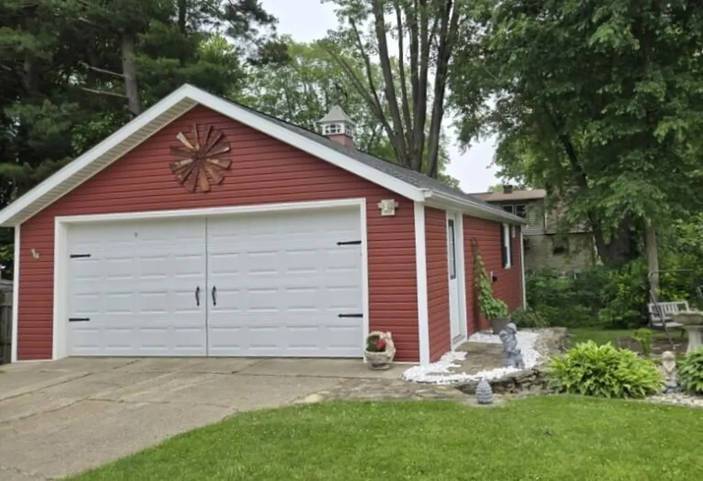 1002 Coolidge Avenue Kalamazoo Charter Township MI 49006