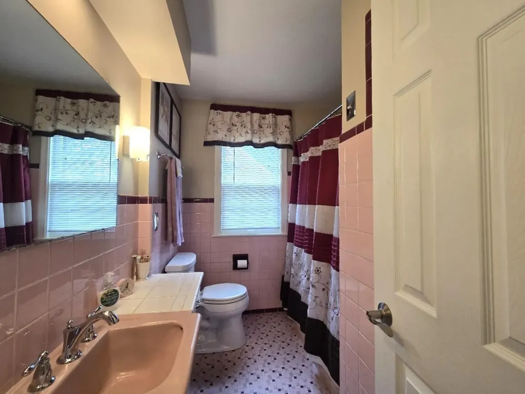 1002 Coolidge Avenue Kalamazoo Charter Township MI 49006