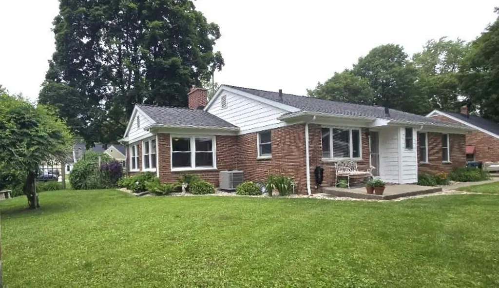 1002 Coolidge Avenue Kalamazoo Charter Township MI 49006