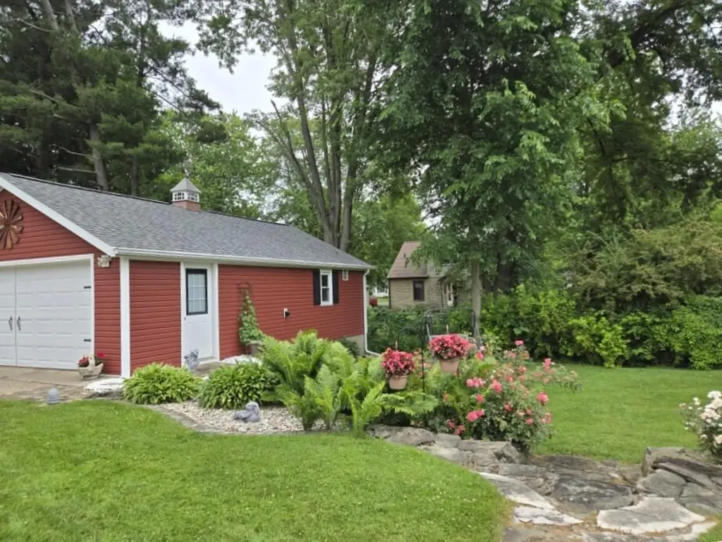 1002 Coolidge Avenue Kalamazoo Charter Township MI 49006
