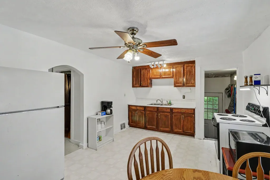 425 Garland Street Kalamazoo City MI 49001