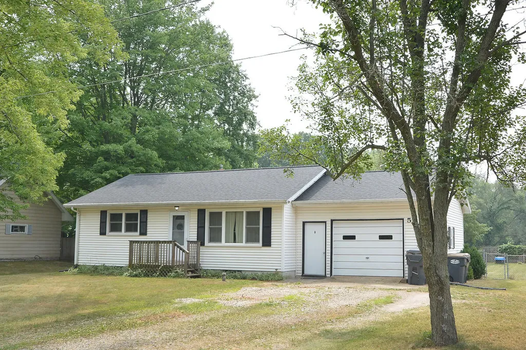 5358 E S Avenue Pavilion Township MI 49097