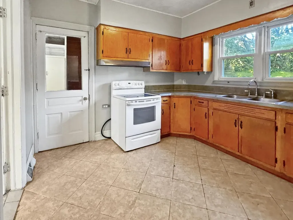 368 Garfield Avenue Battle Creek City MI 49017