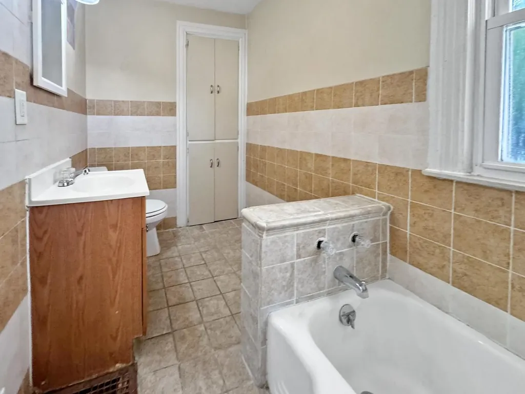 368 Garfield Avenue Battle Creek City MI 49017