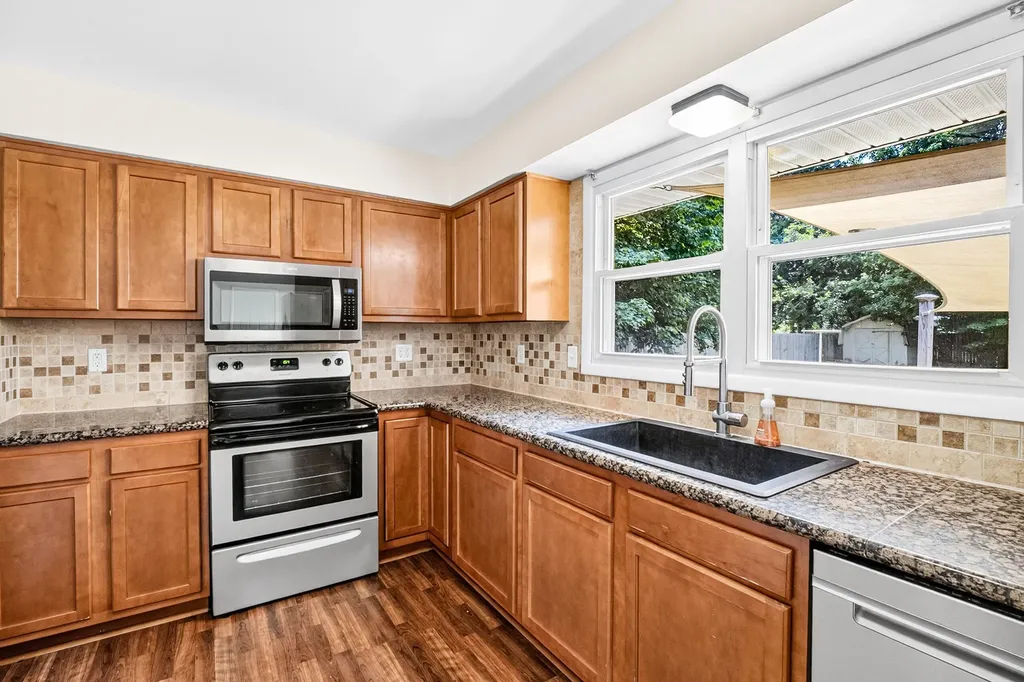408 Upson Lane Pennfield Charter Township MI 49017