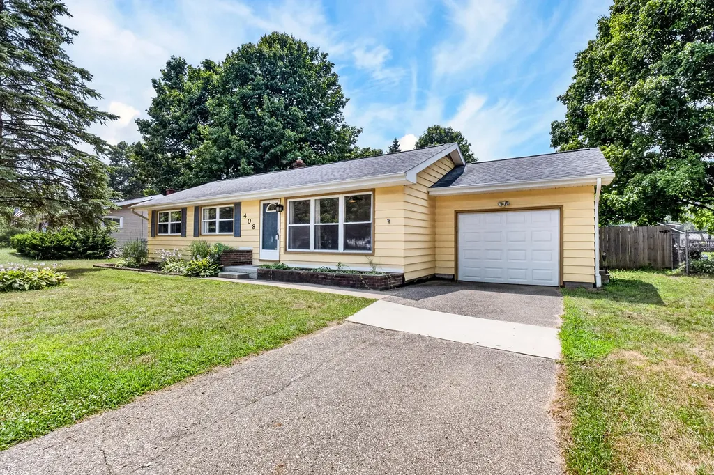 408 Upson Lane Pennfield Charter Township MI 49017
