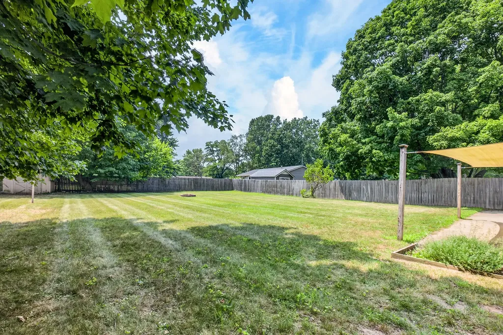 408 Upson Lane Pennfield Charter Township MI 49017