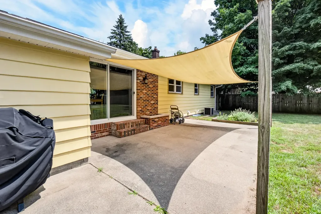 408 Upson Lane Pennfield Charter Township MI 49017