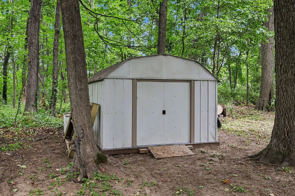 5372 W Guernsey Lake Road Hope Township MI 49046