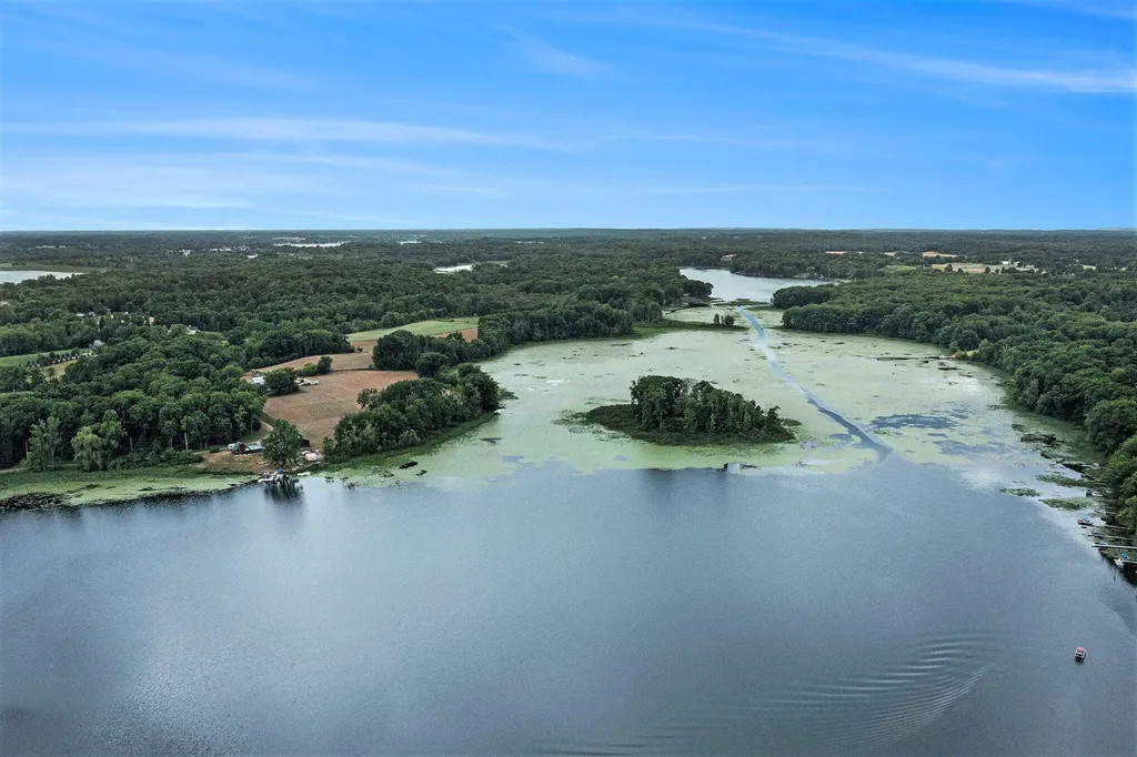 5372 W Guernsey Lake Road Hope Township MI 49046