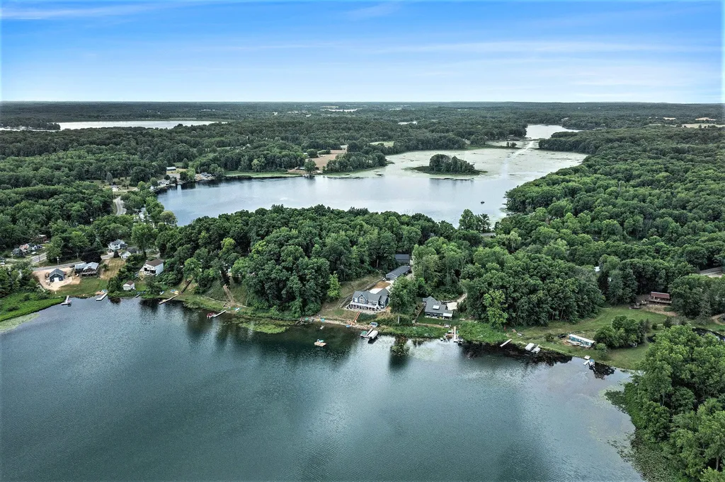 5372 W Guernsey Lake Road Hope Township MI 49046