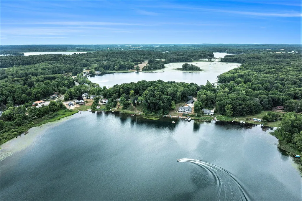 5372 W Guernsey Lake Road Hope Township MI 49046