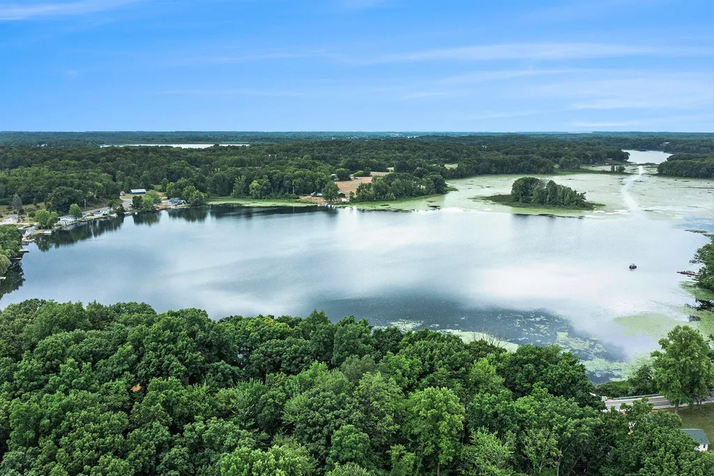 5372 W Guernsey Lake Road Hope Township MI 49046
