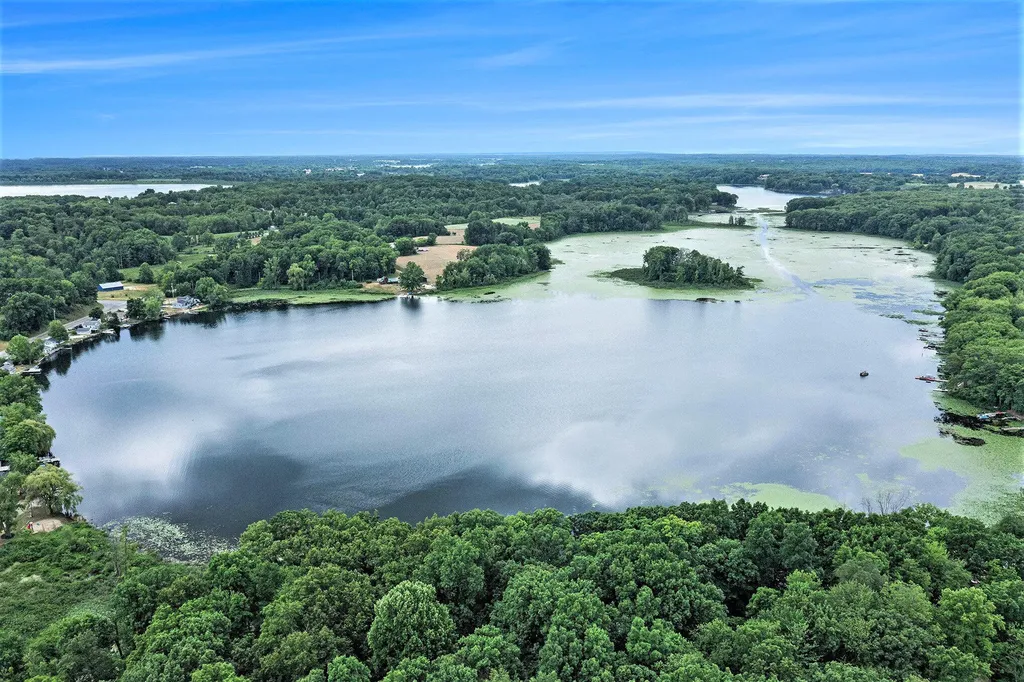 5372 W Guernsey Lake Road Hope Township MI 49046