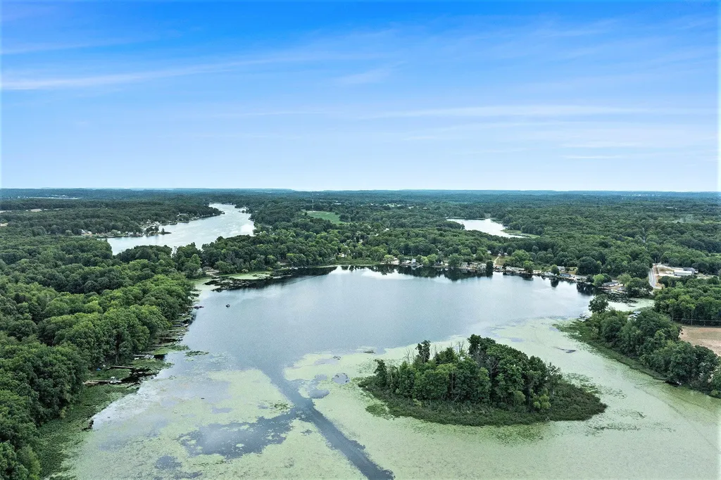 5372 W Guernsey Lake Road Hope Township MI 49046