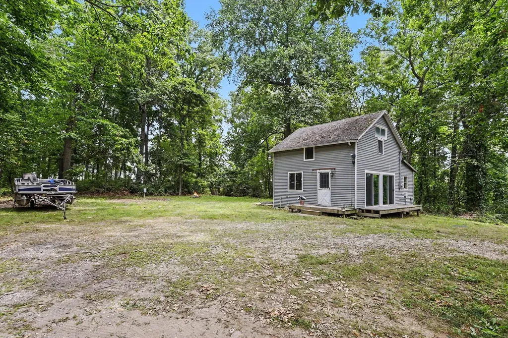 5372 W Guernsey Lake Road Hope Township MI 49046