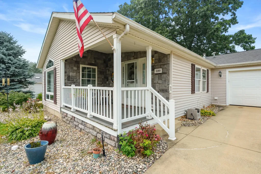 5289 Pine Arbor Ridge Richland Township MI 49004