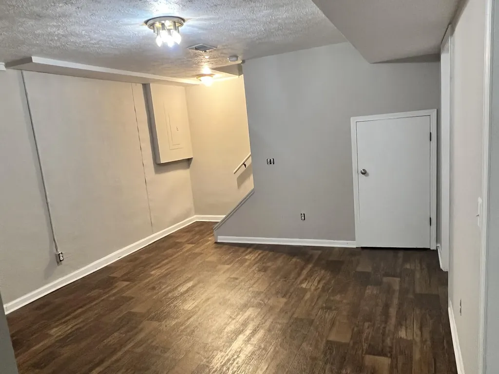 4225 Chelten Avenue Kalamazoo City MI 49006
