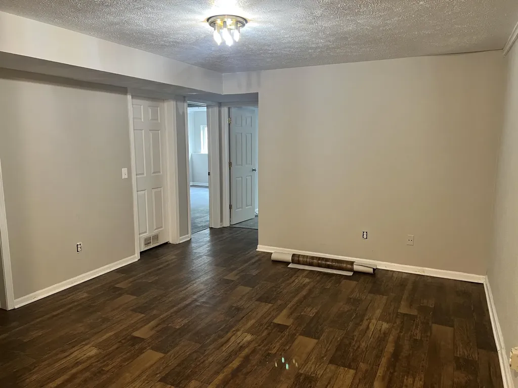 4225 Chelten Avenue Kalamazoo City MI 49006