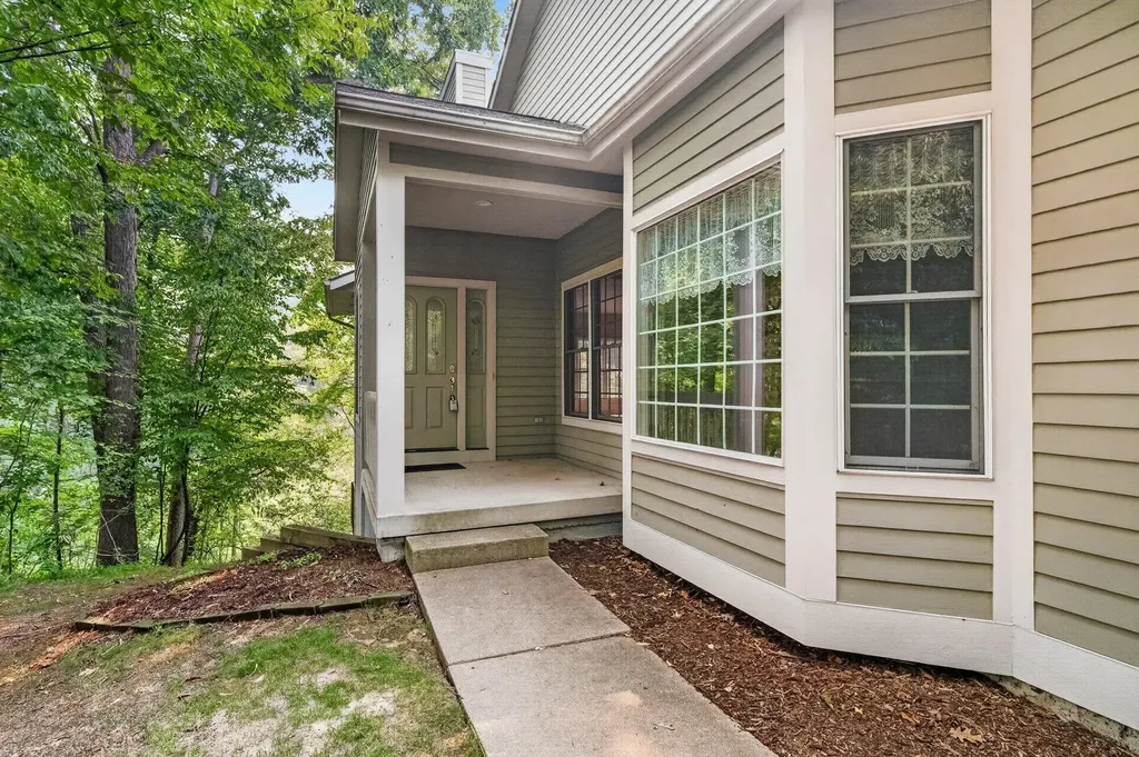 1718 Big Timber Court NE Grand Rapids City MI 49505