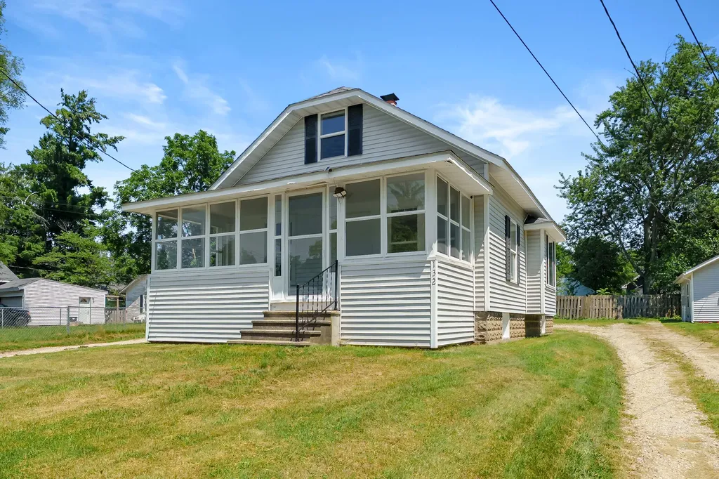 132 & 130 Gilkison Avenue Kalamazoo Charter Township MI 49006