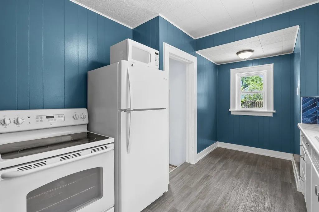 132 & 130 Gilkison Avenue Kalamazoo Charter Township MI 49006