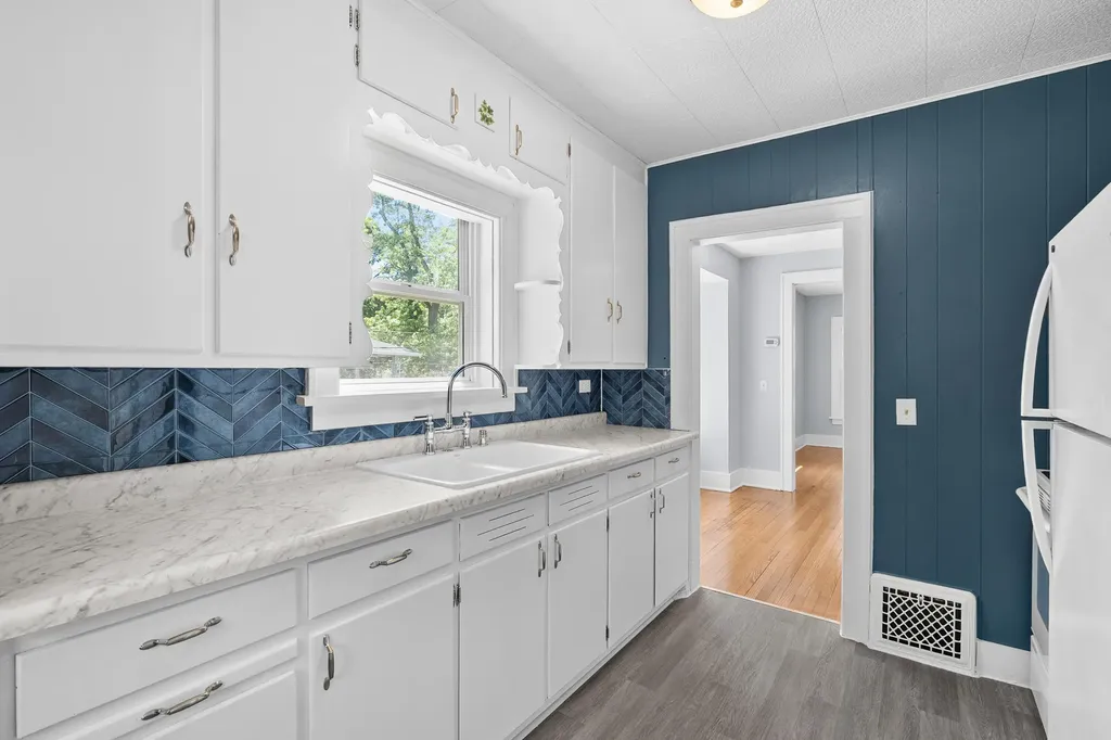 132 & 130 Gilkison Avenue Kalamazoo Charter Township MI 49006