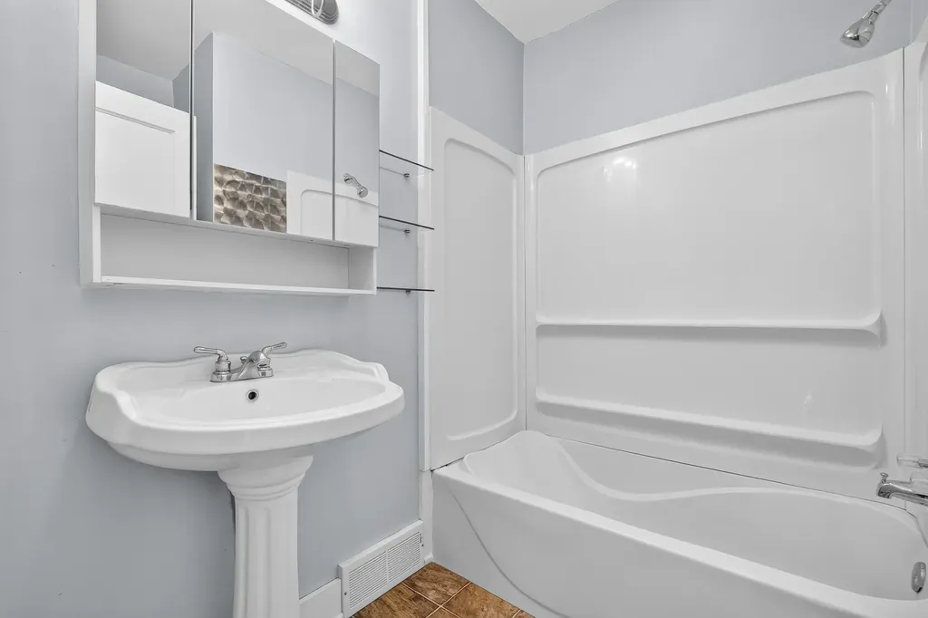 132 & 130 Gilkison Avenue Kalamazoo Charter Township MI 49006