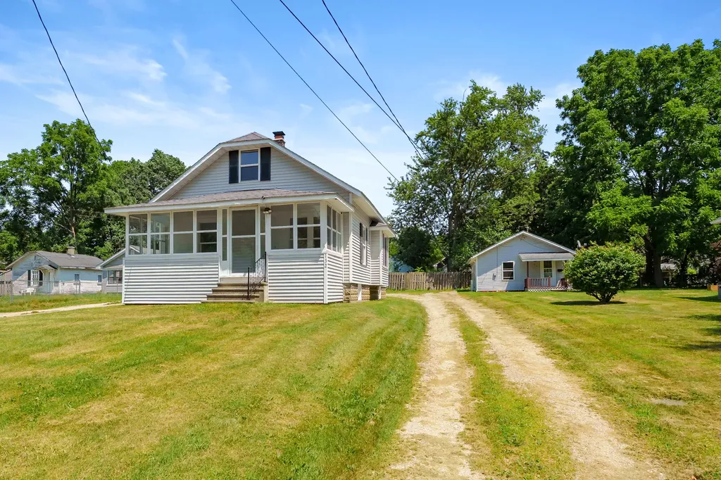 132 & 130 Gilkison Avenue Kalamazoo Charter Township MI 49006