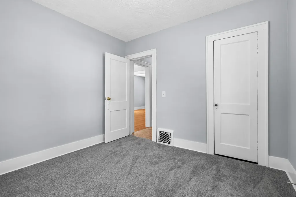 132 & 130 Gilkison Avenue Kalamazoo Charter Township MI 49006