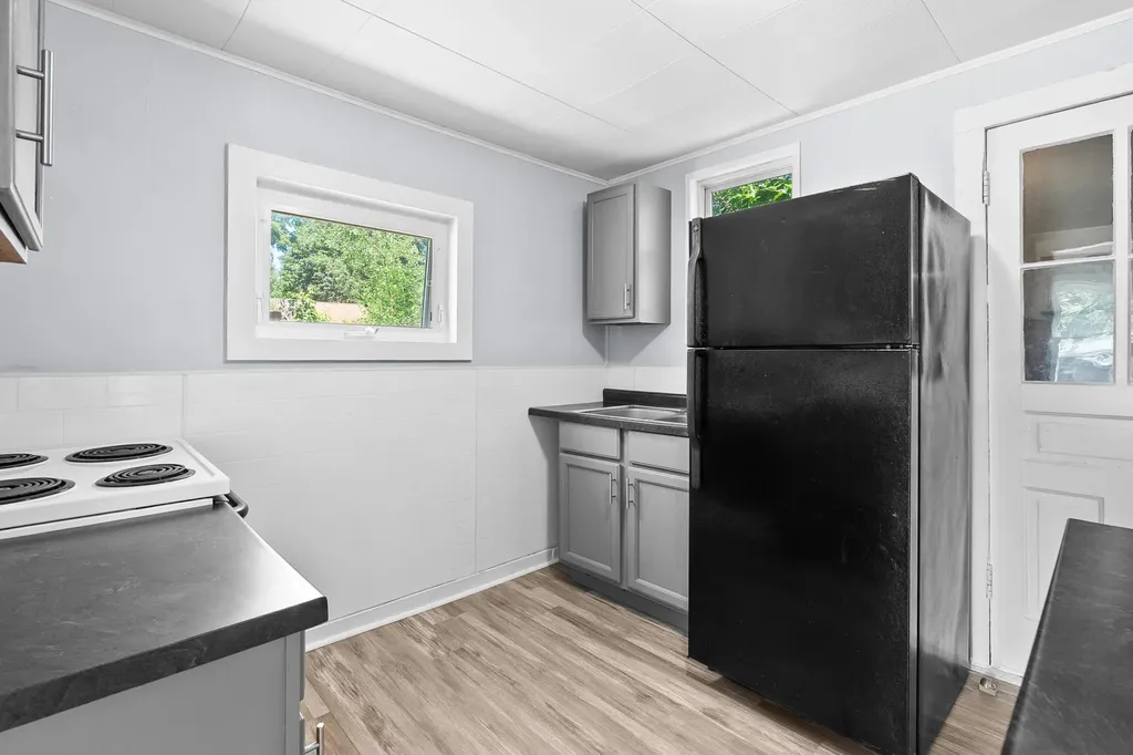 132 & 130 Gilkison Avenue Kalamazoo Charter Township MI 49006