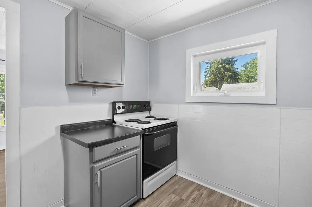 132 & 130 Gilkison Avenue Kalamazoo Charter Township MI 49006